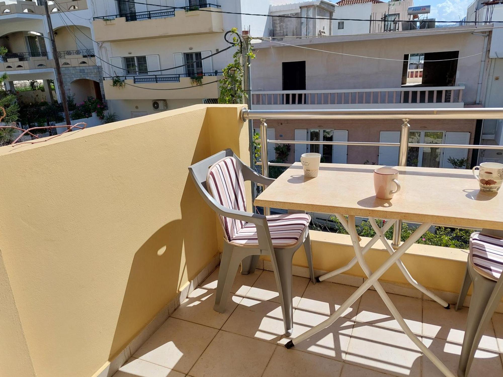 Georgia'S Family Apartment Candia Esterno foto